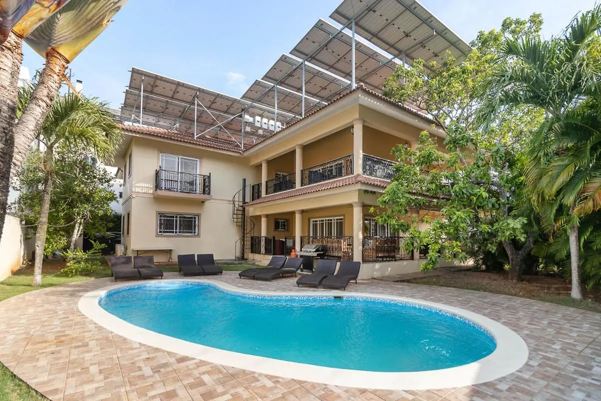 Sosúa Luxe Comfort 8 Bedroom Villa With Private Pool & Entertainment